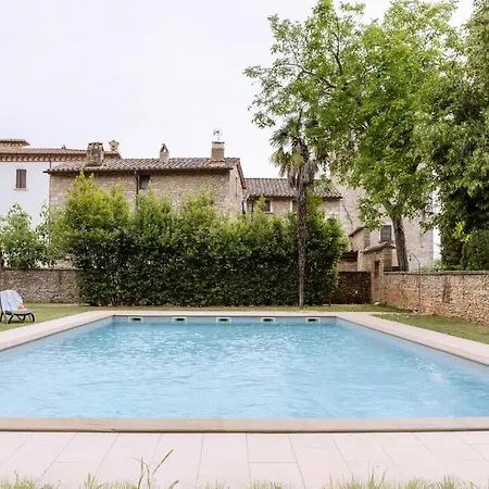 The Secret Garden - Pool, Garden And Parking-3